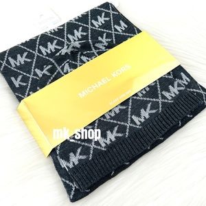 Michael Kors Women’s Hat & Scarf Set - Gray